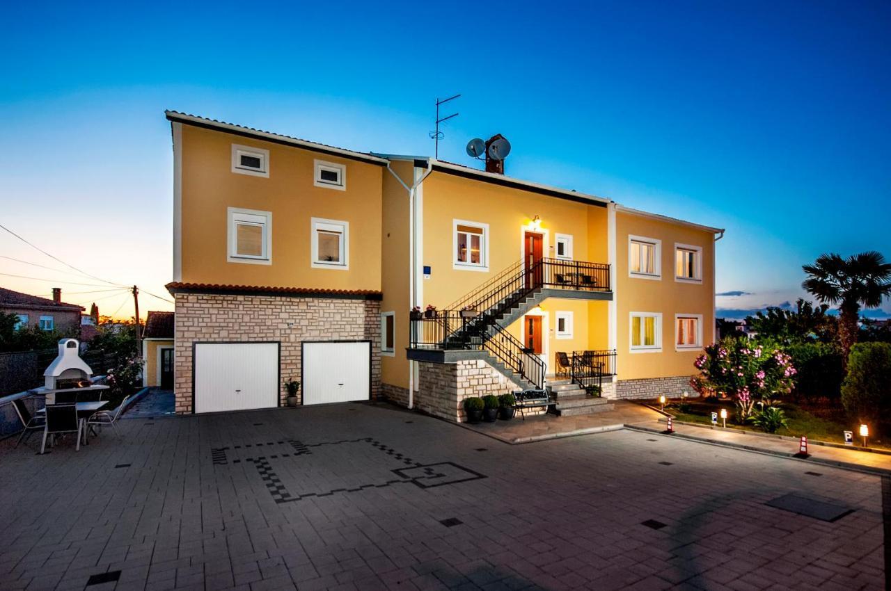Apartments Euphemia Ровинь Экстерьер фото