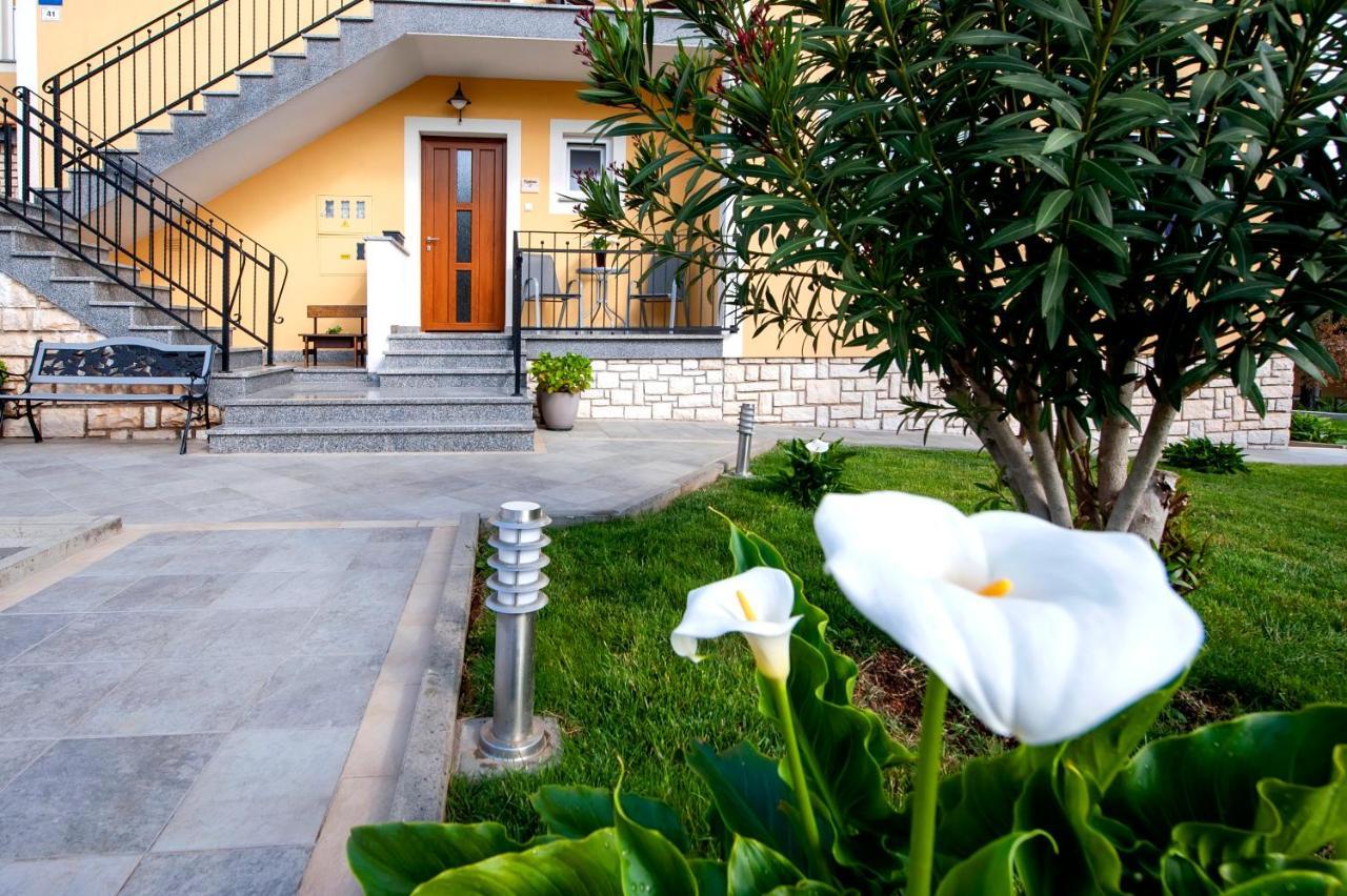 Apartments Euphemia Ровинь Экстерьер фото