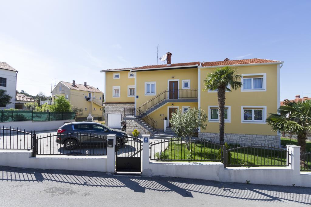 Apartments Euphemia Ровинь Экстерьер фото
